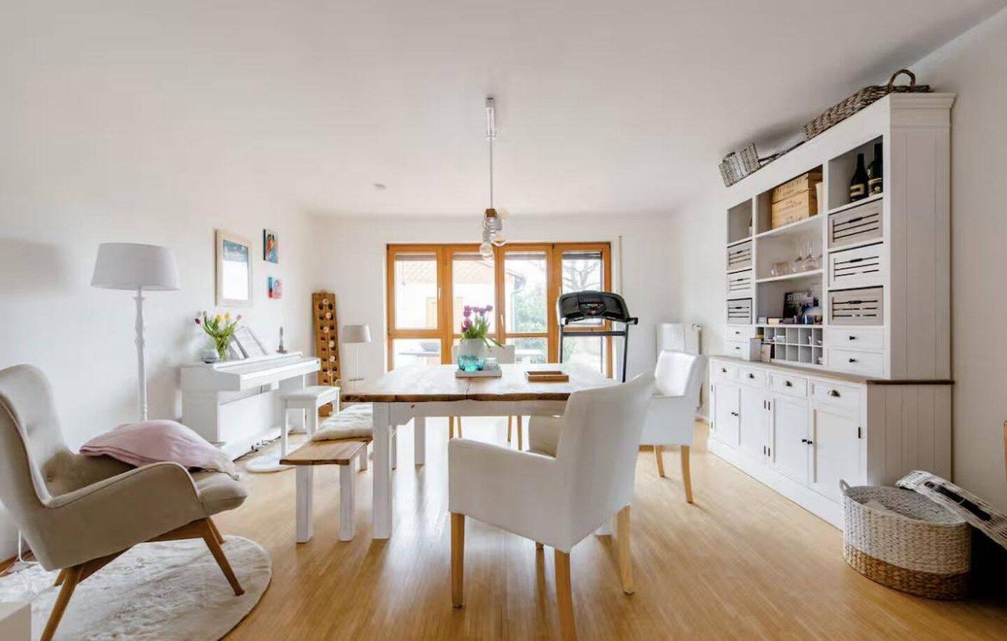 Geräumige 5-Zimmer DHH in München mit Garage, Feldrandlage!