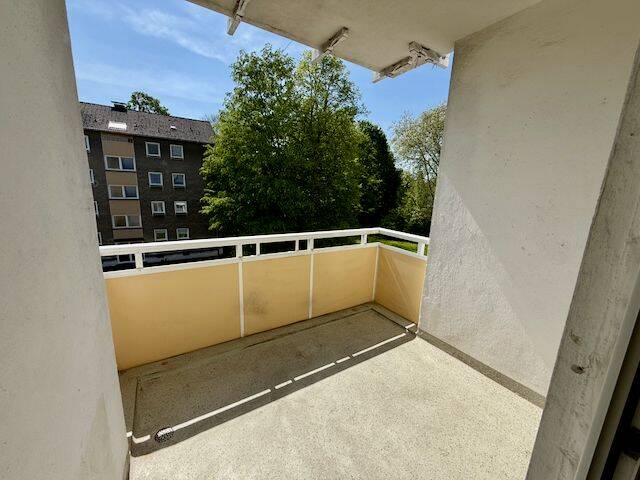 LEERE DREI ZIMMER WOHNUNG MIT SÜD BALKON! – Duisburg – Vorschaubild 5