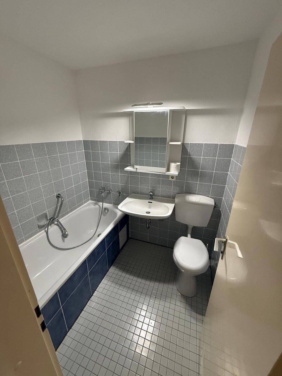 Ein 1 Zimmer Apartment mit einem 36 Quadratmeter Wohnraum – Ingolstadt – Vorschaubild 5