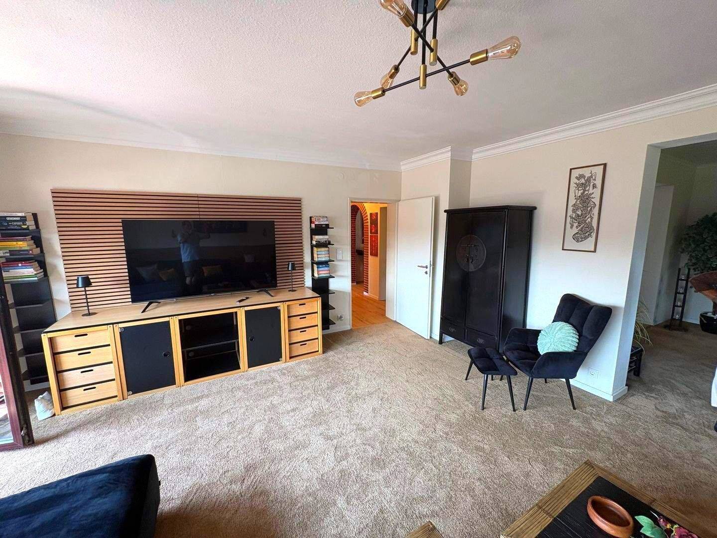 * Moderne voll möblierte 3-Zimmer-Wohnung mit Balkon in Wendelstein *