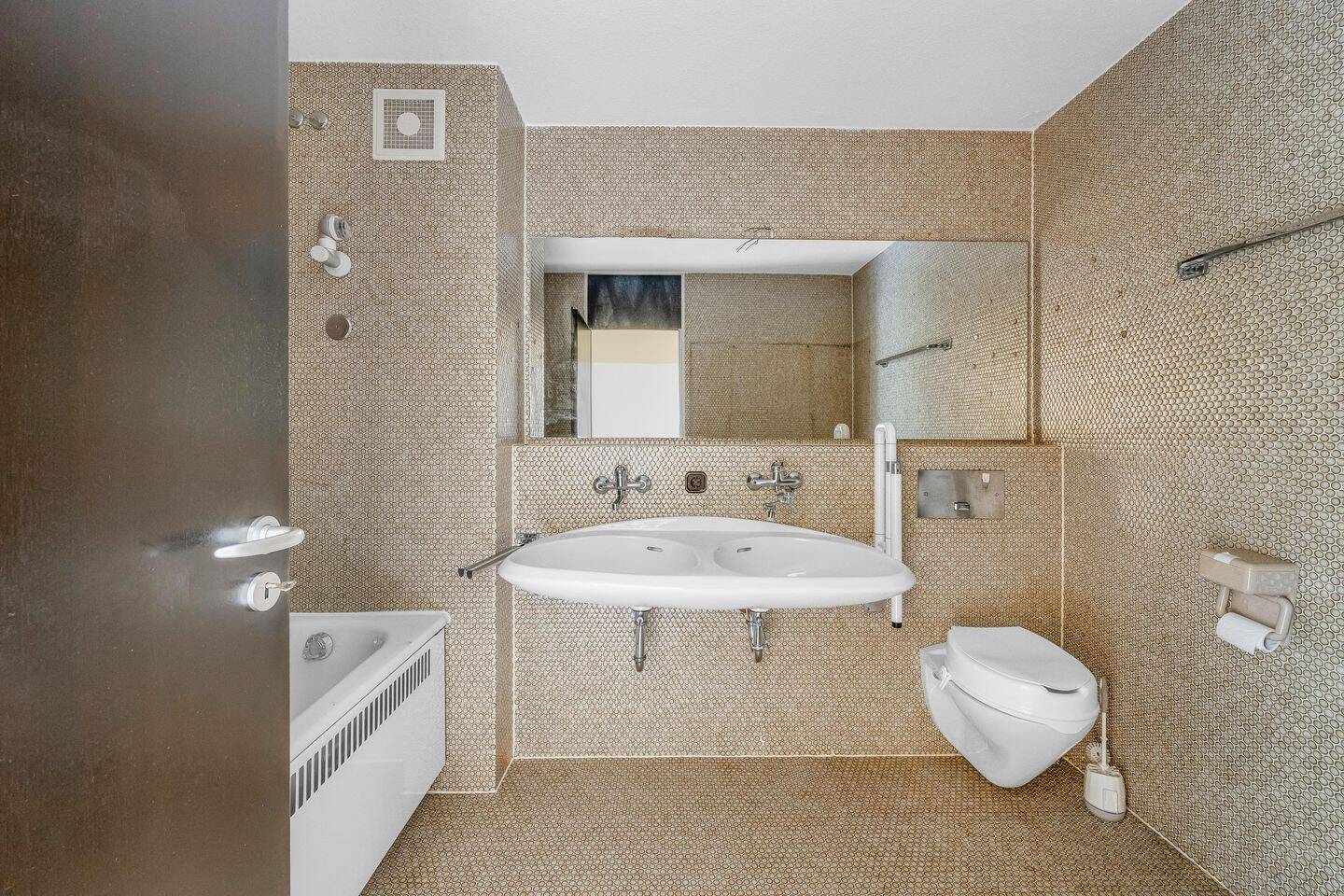 Renovieren und Einziehen! Gut geschnittene 3-Zimmer-Wohnung mit ruhigem Westbalkon – München – Vorschaubild 7