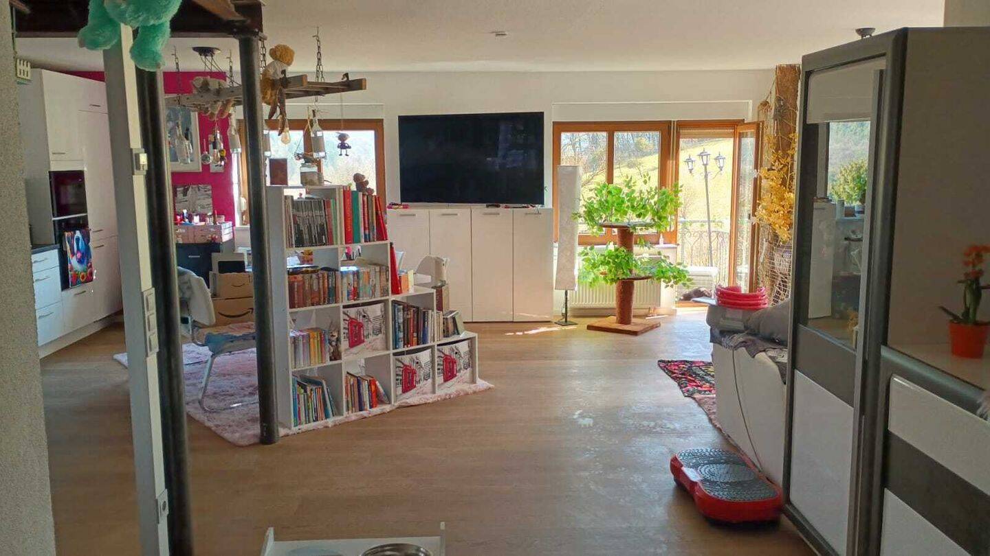 Charmantes 3-Familienhaus mit 249 m² Wohnfläche, Ausbaureserve und Weitblick in idyllischer Lage – Heddesbach – Bild 1 von 9