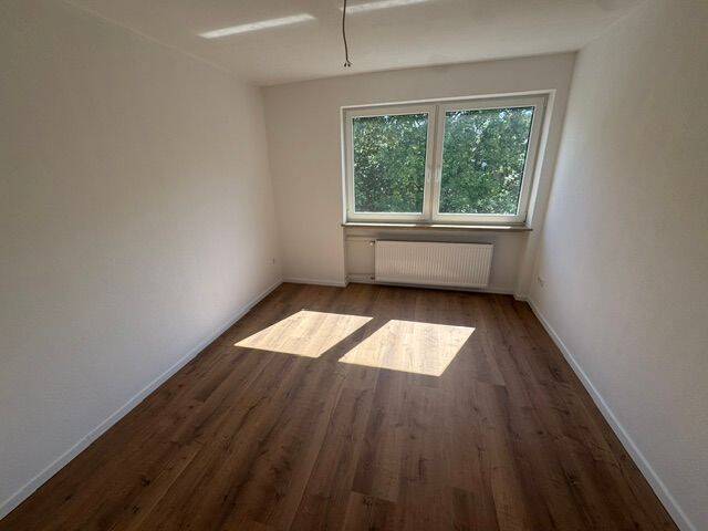 Zentrale neu renovierte Penthousewohnung mit Aufzug 103 m² – Nürnberg – Vorschaubild 3