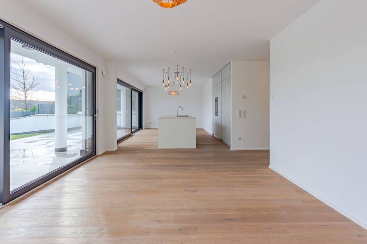 Energieeffizienz A+: Moderne Wohnetage mit großem Garten – 60388 Frankfurt am Main – Bild 1 von 9