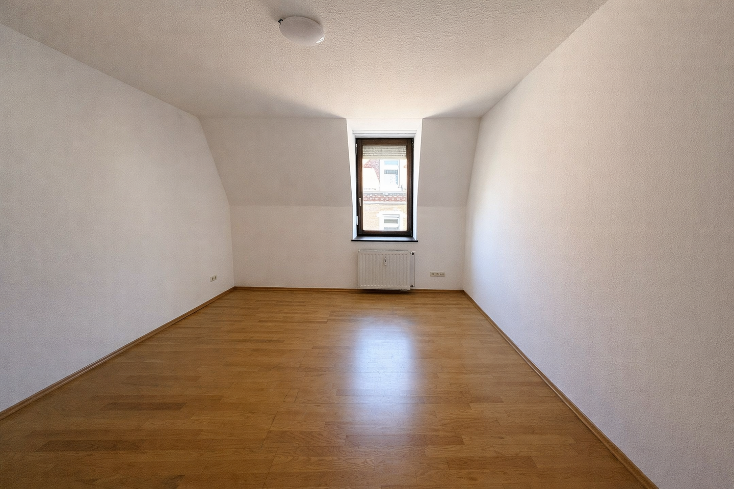 Großzügige 2 Zimmer Eigentumswohnung in Grombühl – Würzburg – Bild 1 von 5