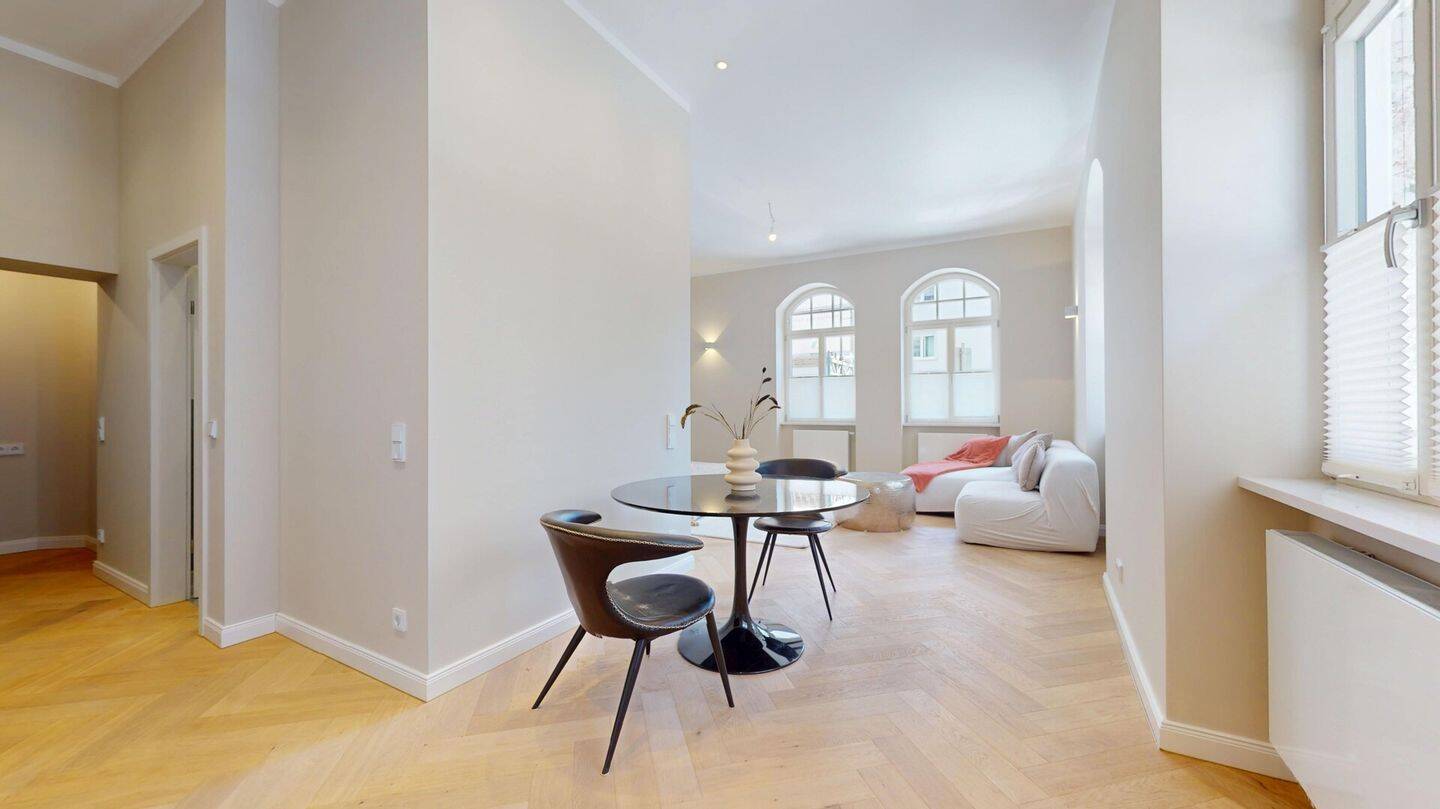 Helles 1-Zimmer-Altbaujuwel in Schwabing - modern & hochwertig saniert, provisionsfrei – München – Vorschaubild 2
