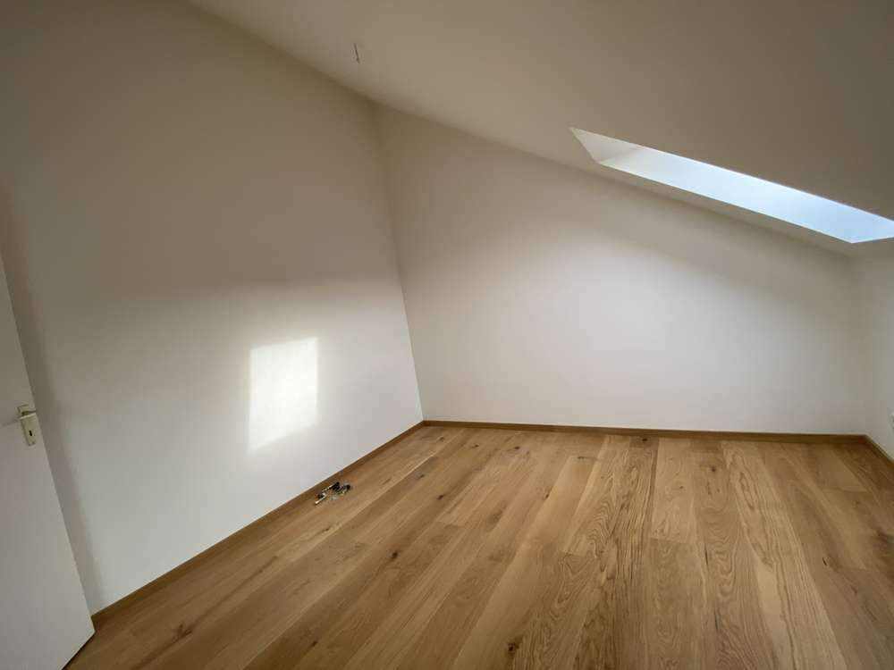 Stilvolle Maisonette-Dachgeschosswohnung mit Wintergarten, Galerie, Aufzug & TG-Stellplatz – Nürnberg – Vorschaubild 7