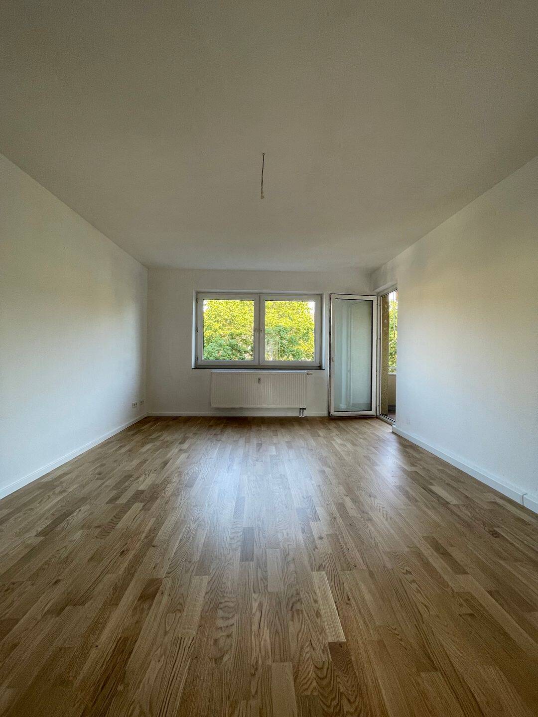 Helle, frisch renovierte 3-Zimmer-Wohnung in St. Leonhard – Nürnberg – Vorschaubild 2