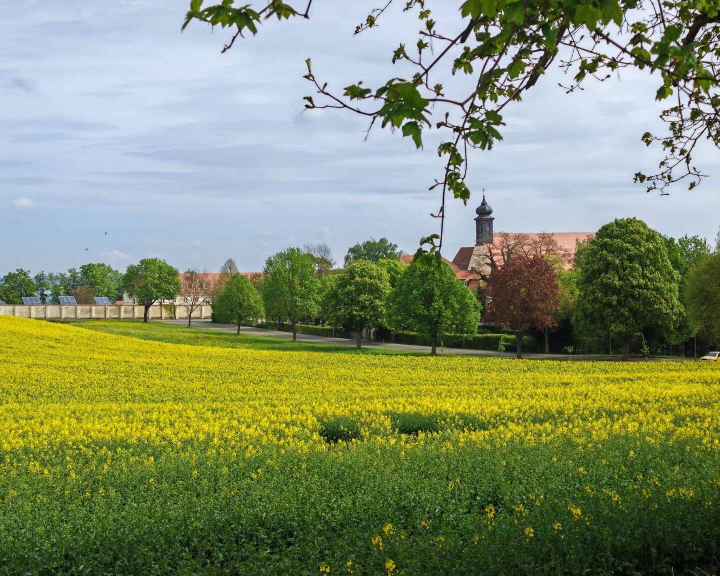 „Premium-Einfamilienhaus mit Panoramablick | PV + Speicher | Homeoffice | bezugsbereit | nur ca. 100 km von München“ – Niederviehbach – Bild 1 von 9