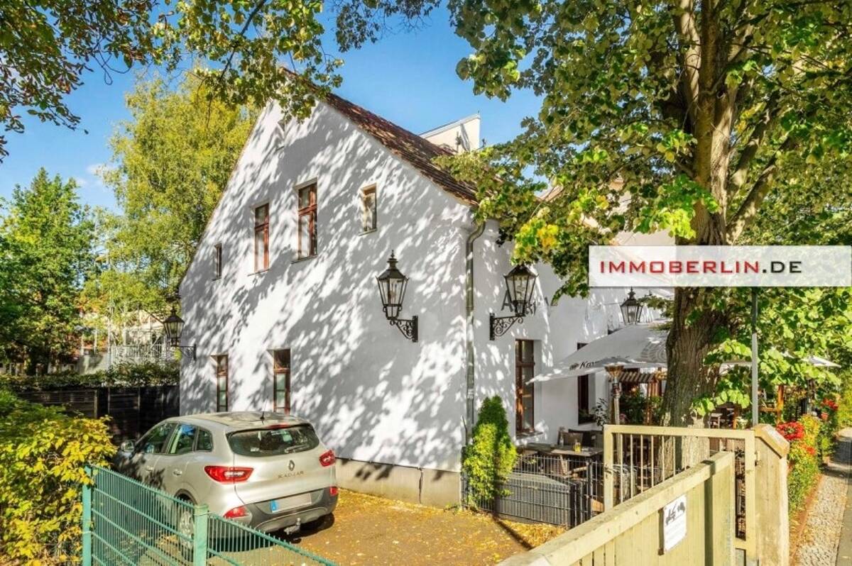 IMMOBERLIN.DE - Perfekt im Zehlendorfer Zentrum: Saniertes Wohn- + Geschäftshaus mit Restaurant – 14163 Berlin – Bild 1 von 9