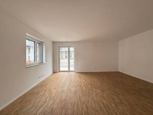 3-Zimmer-Neubauwohnung mit Terrasse und großzügigem Garten
