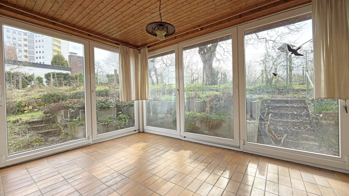 Ideal für 2 Parteien mit Freude am großen Garten – Reutlingen – Vorschaubild 3