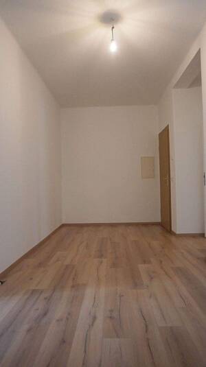 ERSTBEZUG NACH RENOVIERUNG! (geräumige) 3 Zimmer-Wohnung am Rande der Altstadt – 99084 Erfurt – Vorschaubild 3