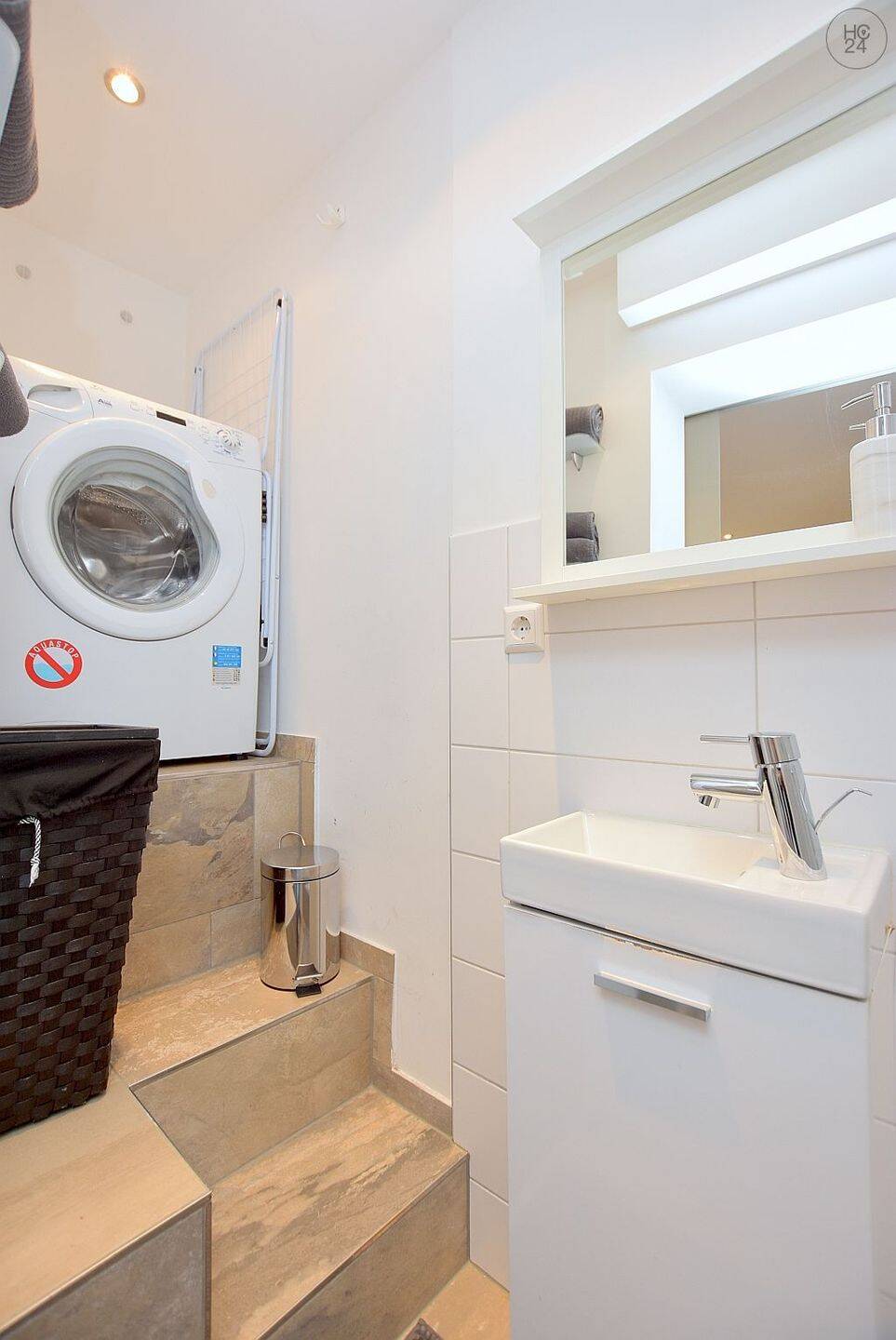 Tolles, modern möbliertes Apartment in schönem Altbau in Stuttgart West – Stuttgart – Vorschaubild 5
