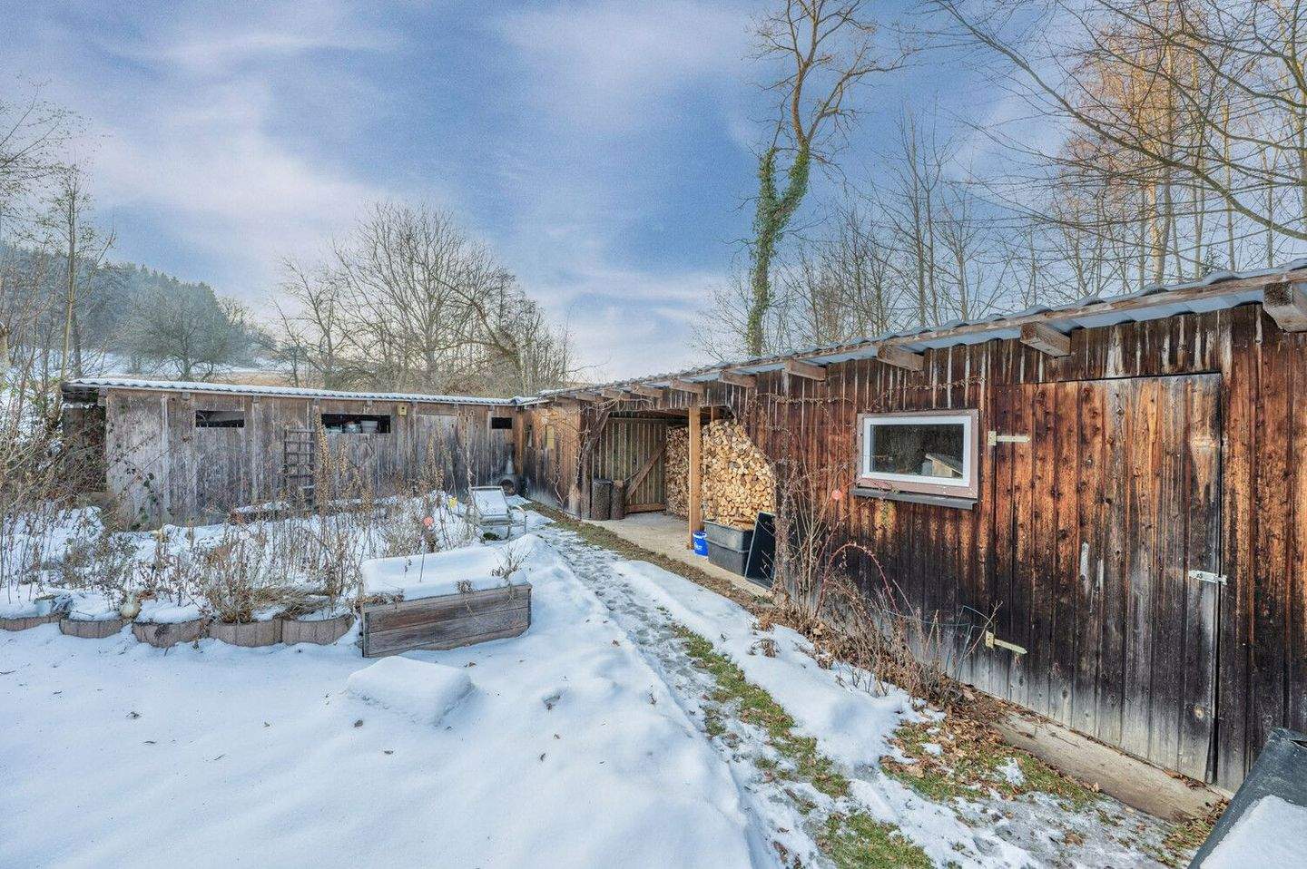 Großes Zweifamilienhaus bestehend aus angebautem Neubau zur Eigennutzung und Altbau mit Wohnrecht – Bad Birnbach – Vorschaubild 9