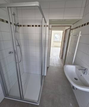 Ruhige 3-Zimmer-Wohnung in idyllischer Lage am Breitensee ab 01.10.2026 in Mitwitz zu vermieten – 96268 Mitwitz – Vorschaubild 2