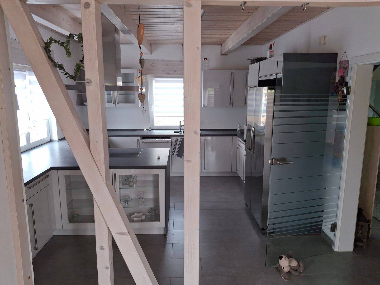 Modernes Holzhaus mit Garten, Terrasse & hochwertiger Wohnküche in ruhiger Naturlage – Flörsbachtal – Vorschaubild 2