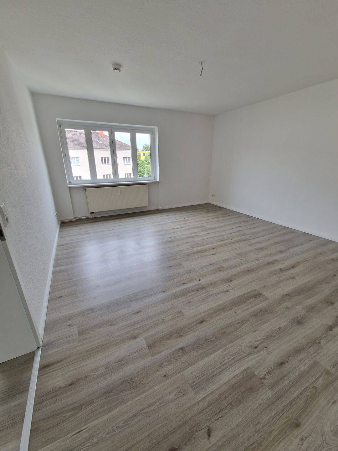 Frisch renovierte drei Zmmer Wohnung in Cracau - hell und freundlich! – Magdeburg – Vorschaubild 2