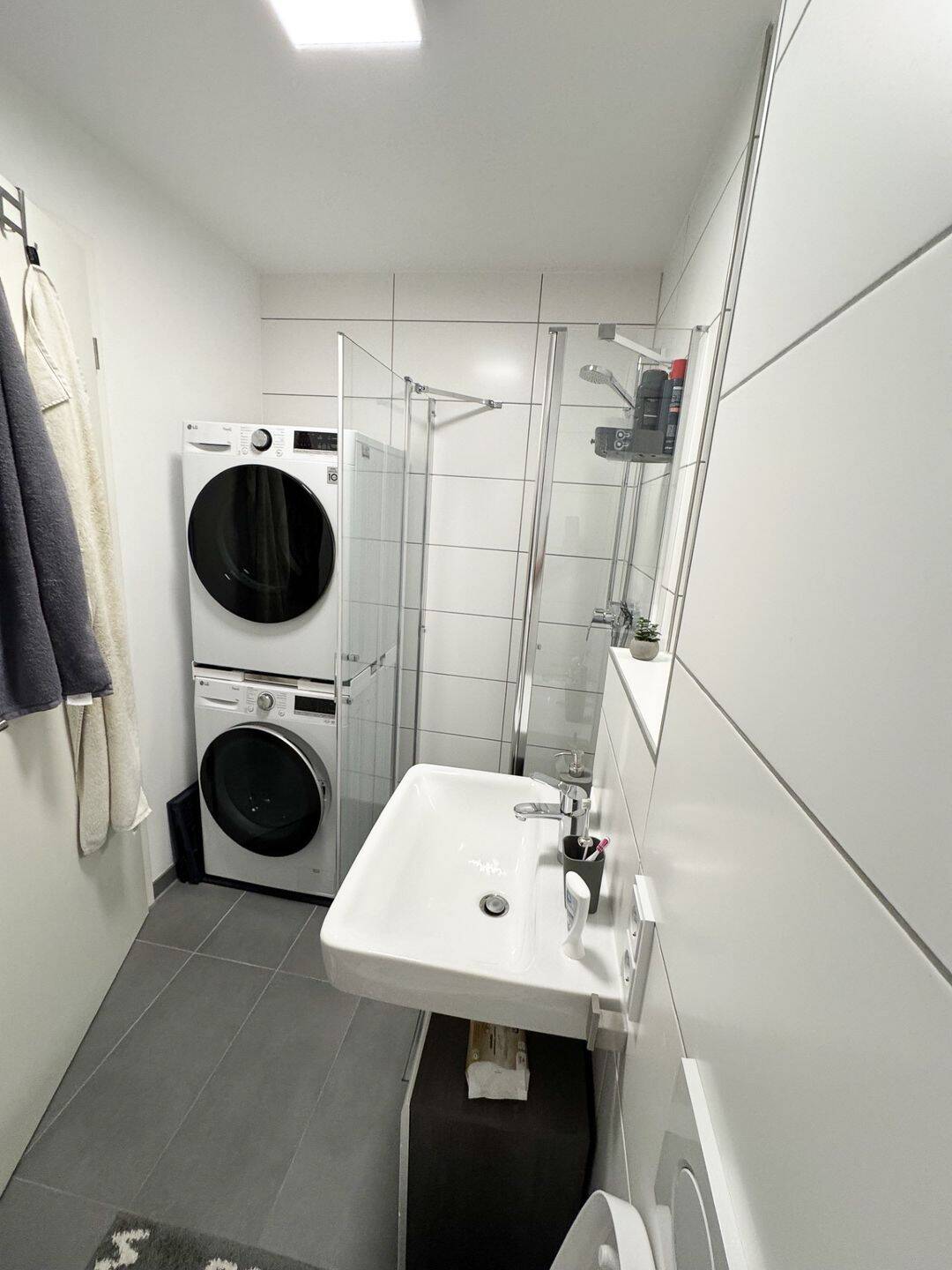 Helle 3 Zimmerwohnung mit Einbauküche und Balkon – Nürnberg – Vorschaubild 7