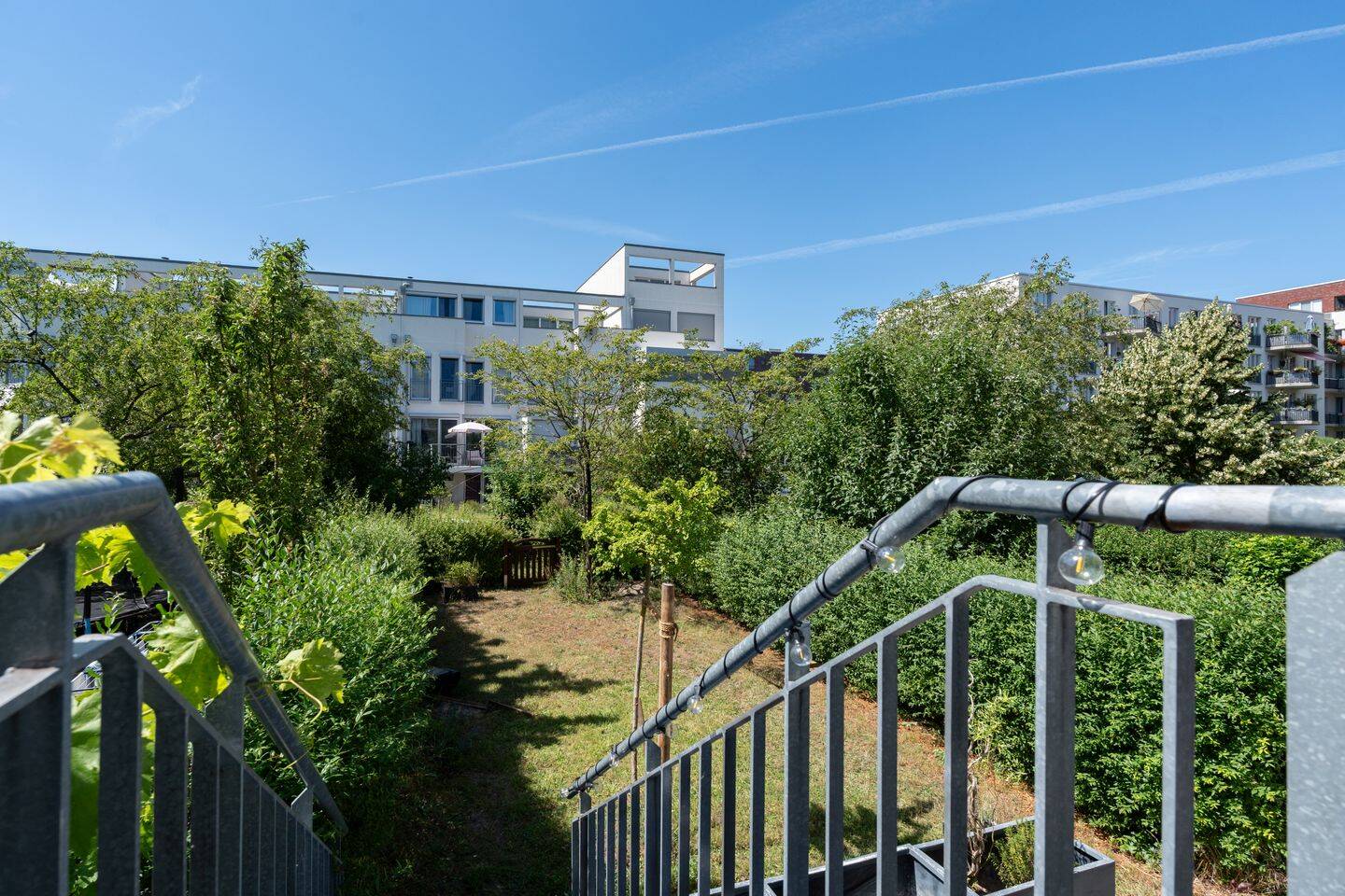 Wohnen an der Rummelsburger Bucht: Exklusives Familien-Townhouse mit Garten und Dachterrasse – Berlin – Vorschaubild 4