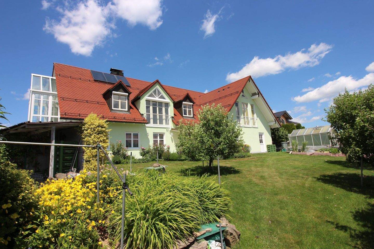 Top-gepflegtes 3-Familien-Haus in traumhafter Wohnlage von Regen – Regen – Vorschaubild 3