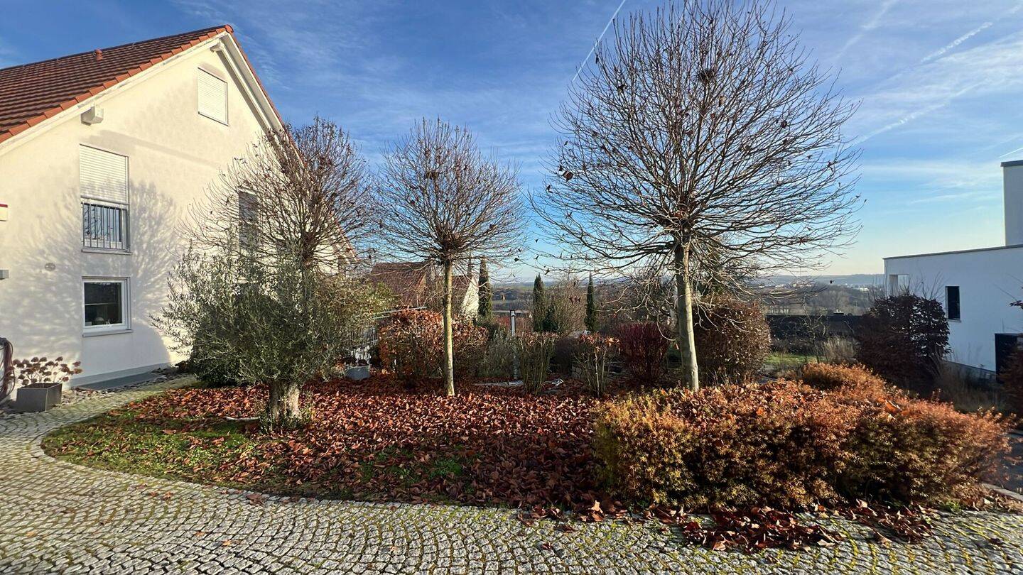Freistehendes Einfamilienhaus in Hanglage an den Weinbergen – Sulzfeld am Main – Vorschaubild 8