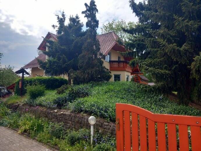 25 km von Erfurt - wunderschön angelegtes Grundstück und exklusives Wohnen vereint - Besondere Immobilie in Herbsleben – Herbsleben – Bild 1 von 9