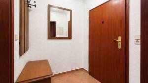 Wohnkomfort auf zwei Zimmern - mit Balkon und Tiefgaragenstellplatz – 60598 Frankfurt am Main – Vorschaubild 2
