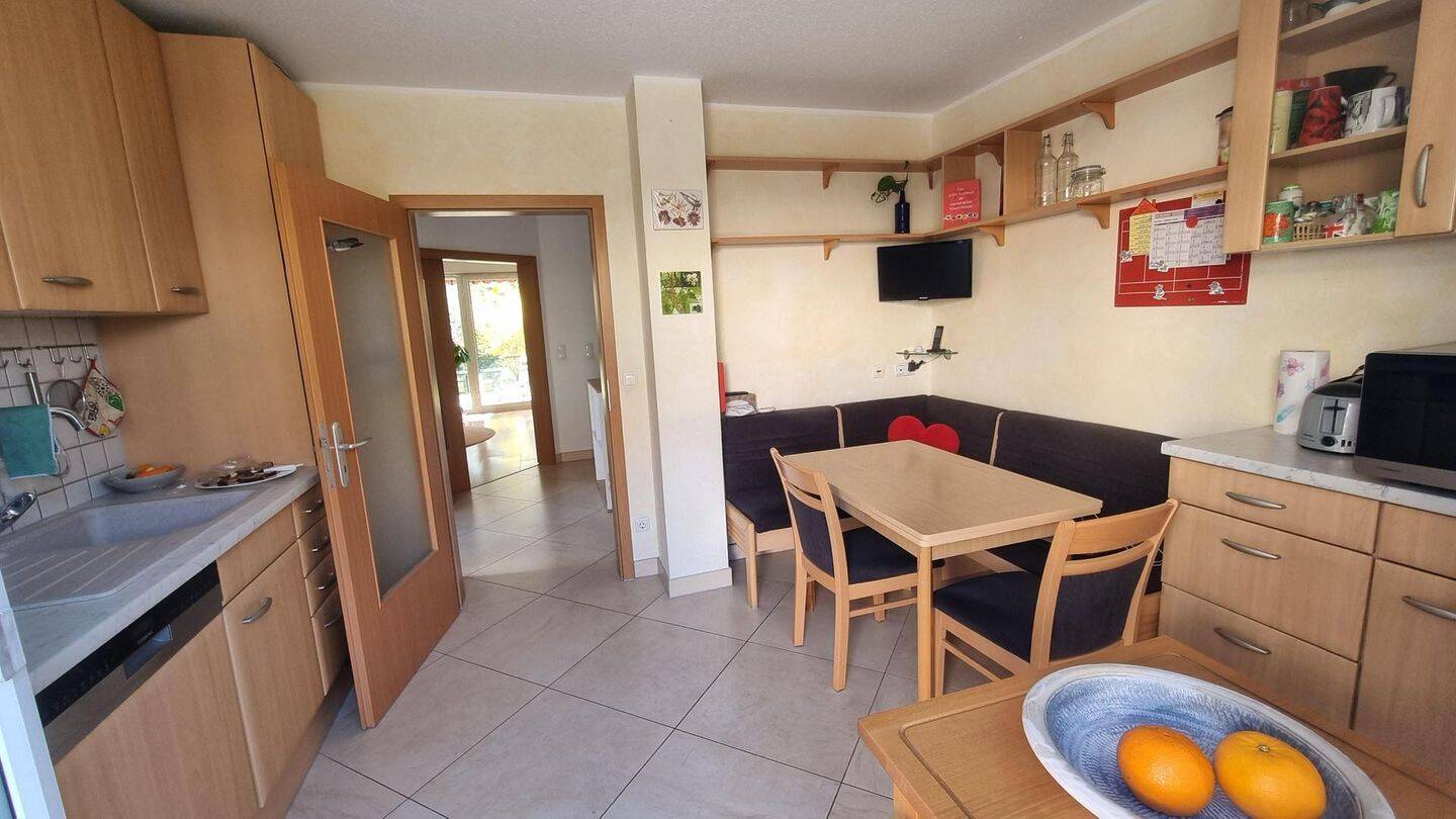 Sonniges Familien-Zuhause am Grünzug: Mit moderner Technik, Badesee & Stadtnähe inklusive – Feldkirchen – Vorschaubild 3
