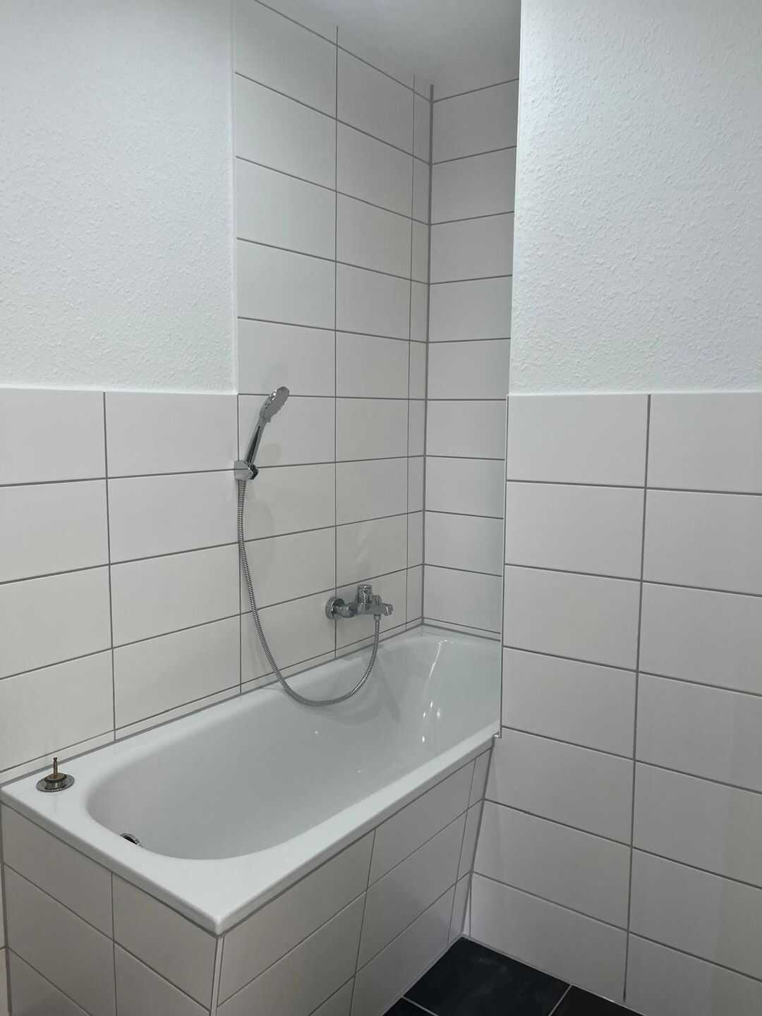 Neu renovierte & gut angebundene 2-Raum-Wohnung - Whg 19 – Erfurt – Vorschaubild 3
