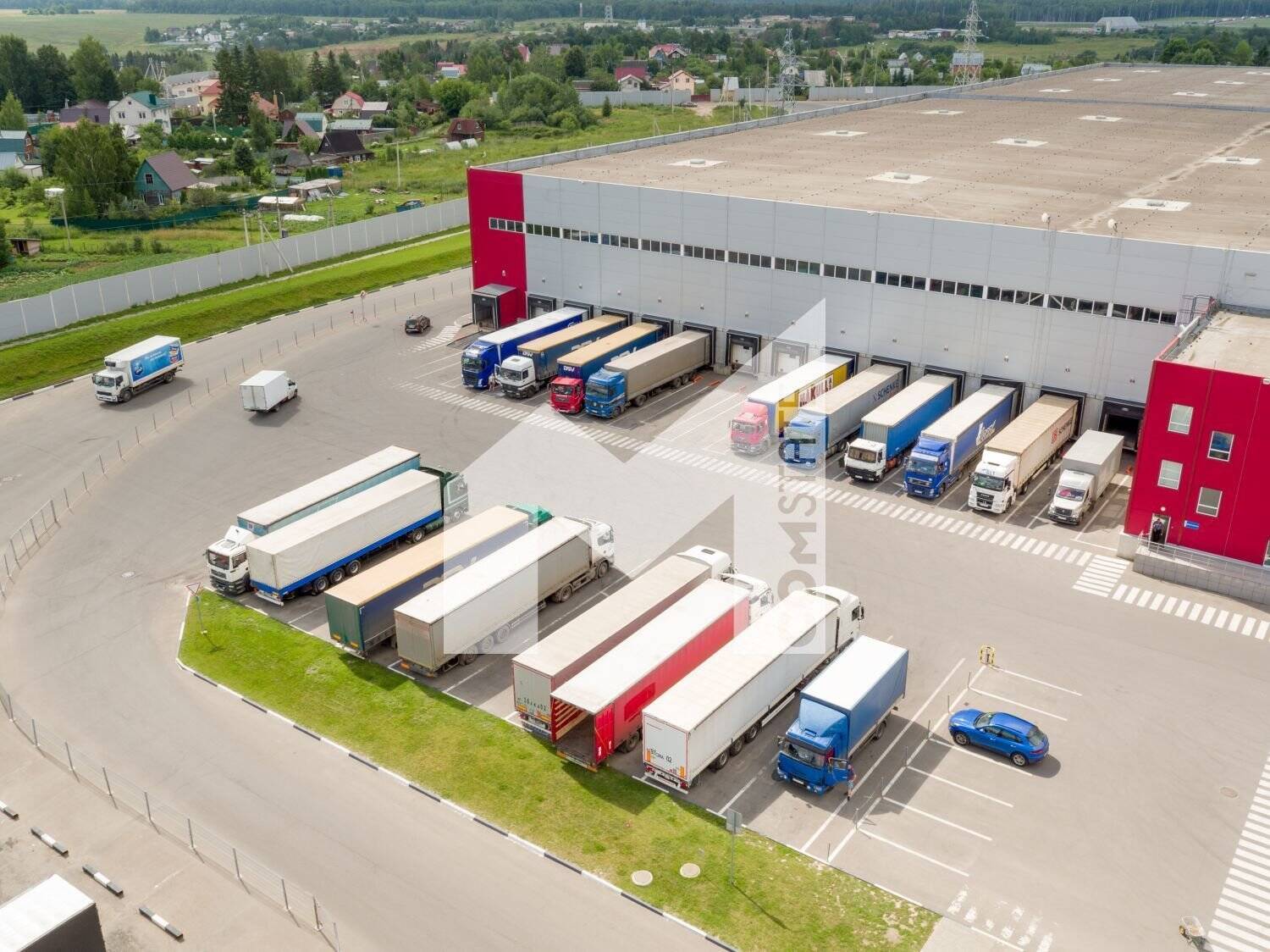 LOGISTIK | LAGER | RAMPENTORE | WGK3-FÄHIG | PV | DGNB-GOLD | COMSTATE