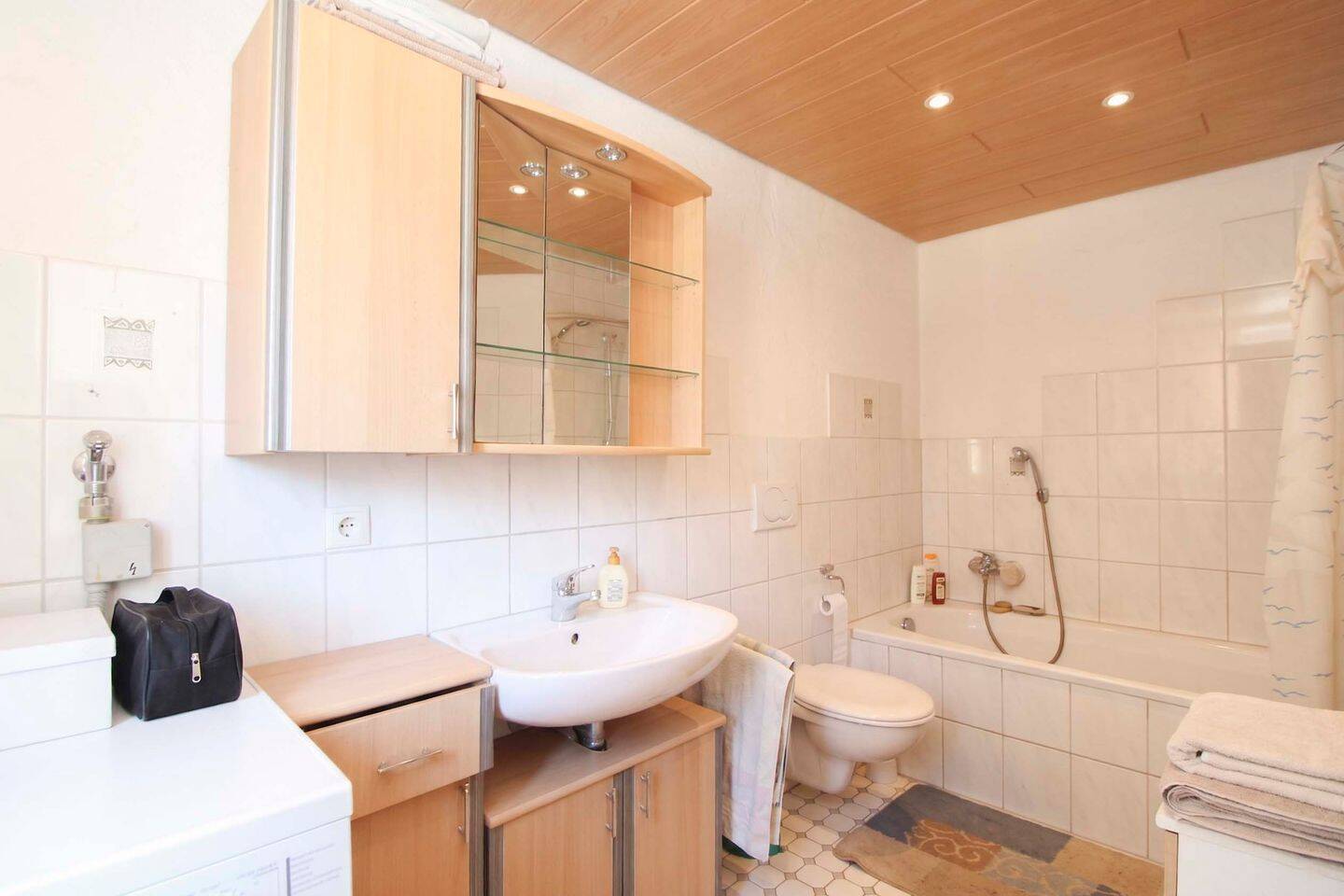 Wohnen & Arbeiten unter einem Dach - Haus mit Laden, Lager & Entwicklungspotenzial in zentraler Lage – Eberdingen – Vorschaubild 9