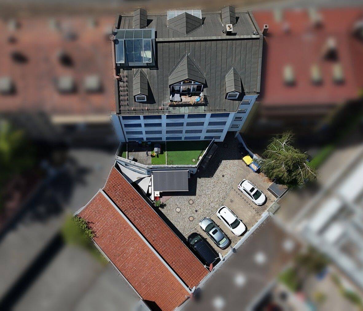 Repräsentatives Wohn- und Geschäftshaus mit guter Rendite in zentraler Stadtlage von Nürnberg (unsere Objektnummer: 04R0226NT)