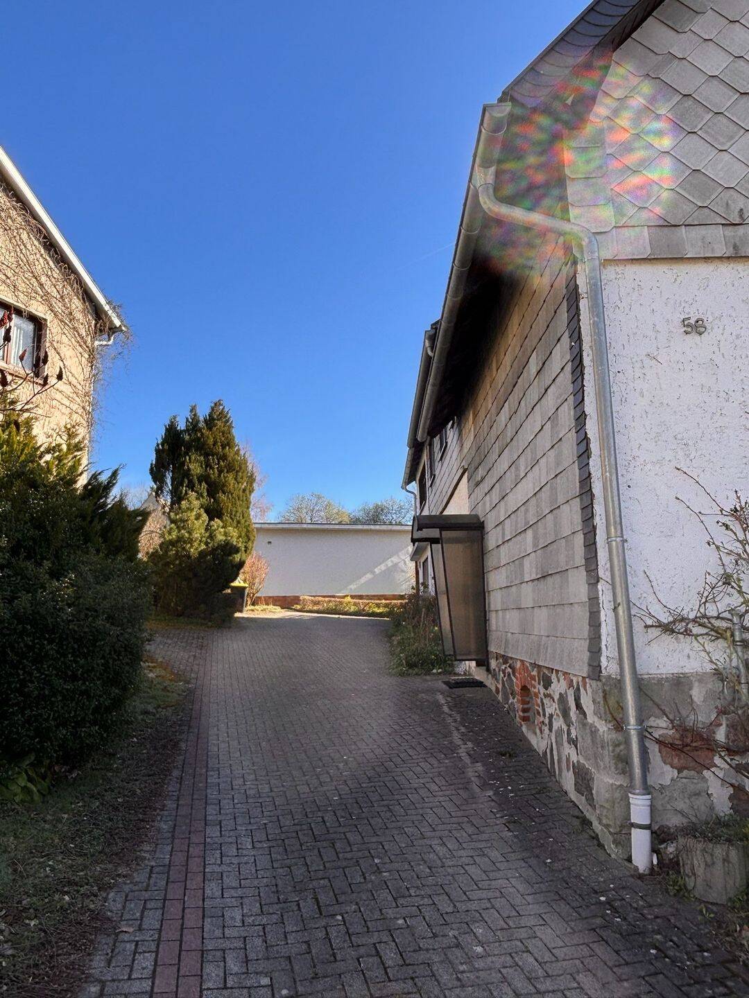 Großes Zweifamilienhaus (195qm), 3 Garagen & Garten – Eisfeld – Vorschaubild 3