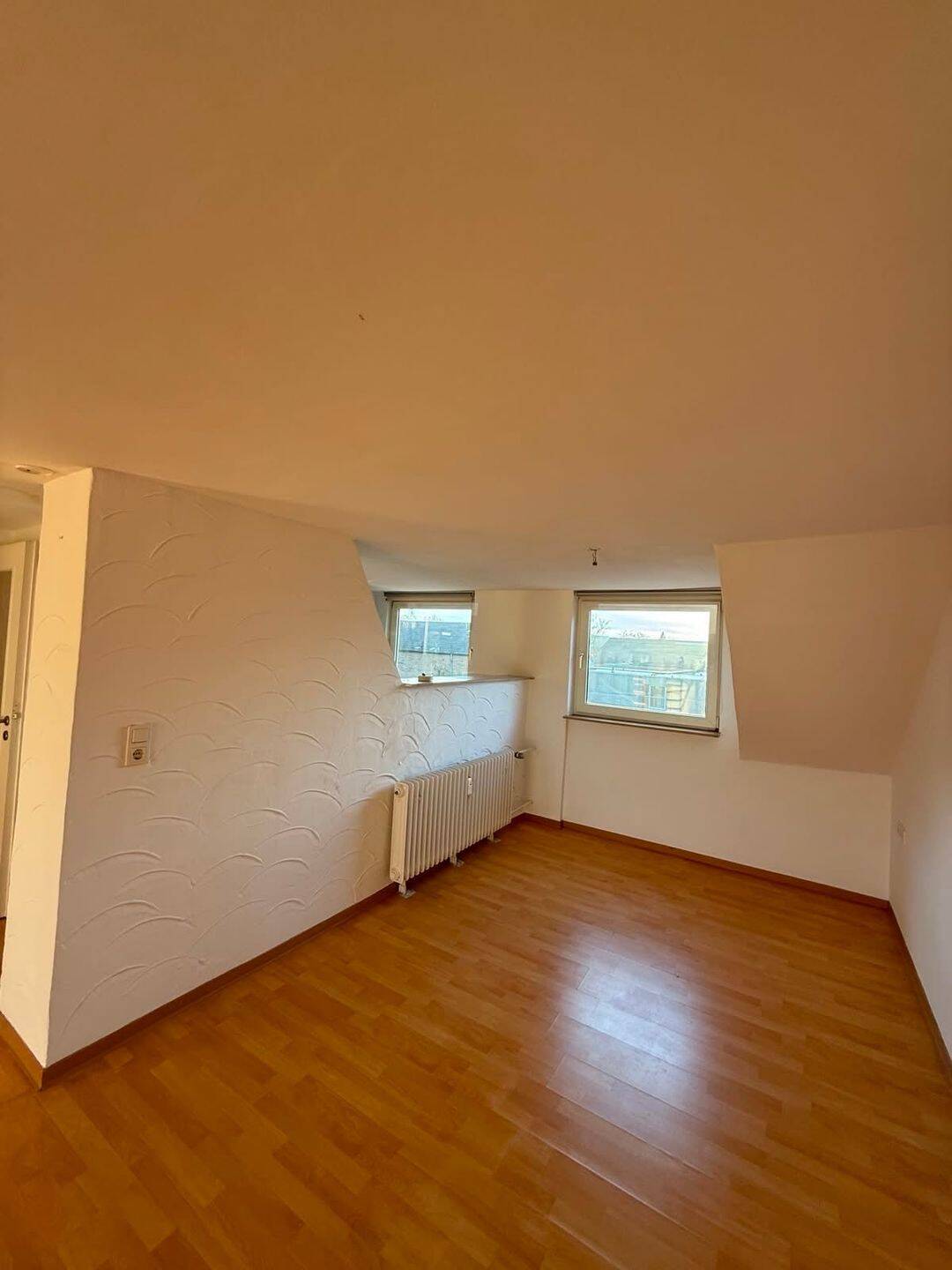 Gepflegte Dachgeschosswohnung im 3-Familienhaus in zentraler Lage – Hamm – Vorschaubild 4