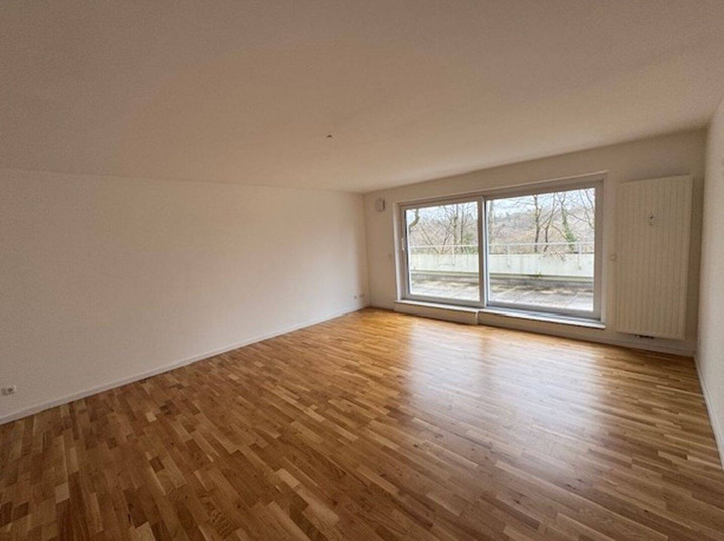 Rarität in Pullach außergewöhnliche Penthouse Wohnung mit großer Dachterrasse – München – Vorschaubild 2