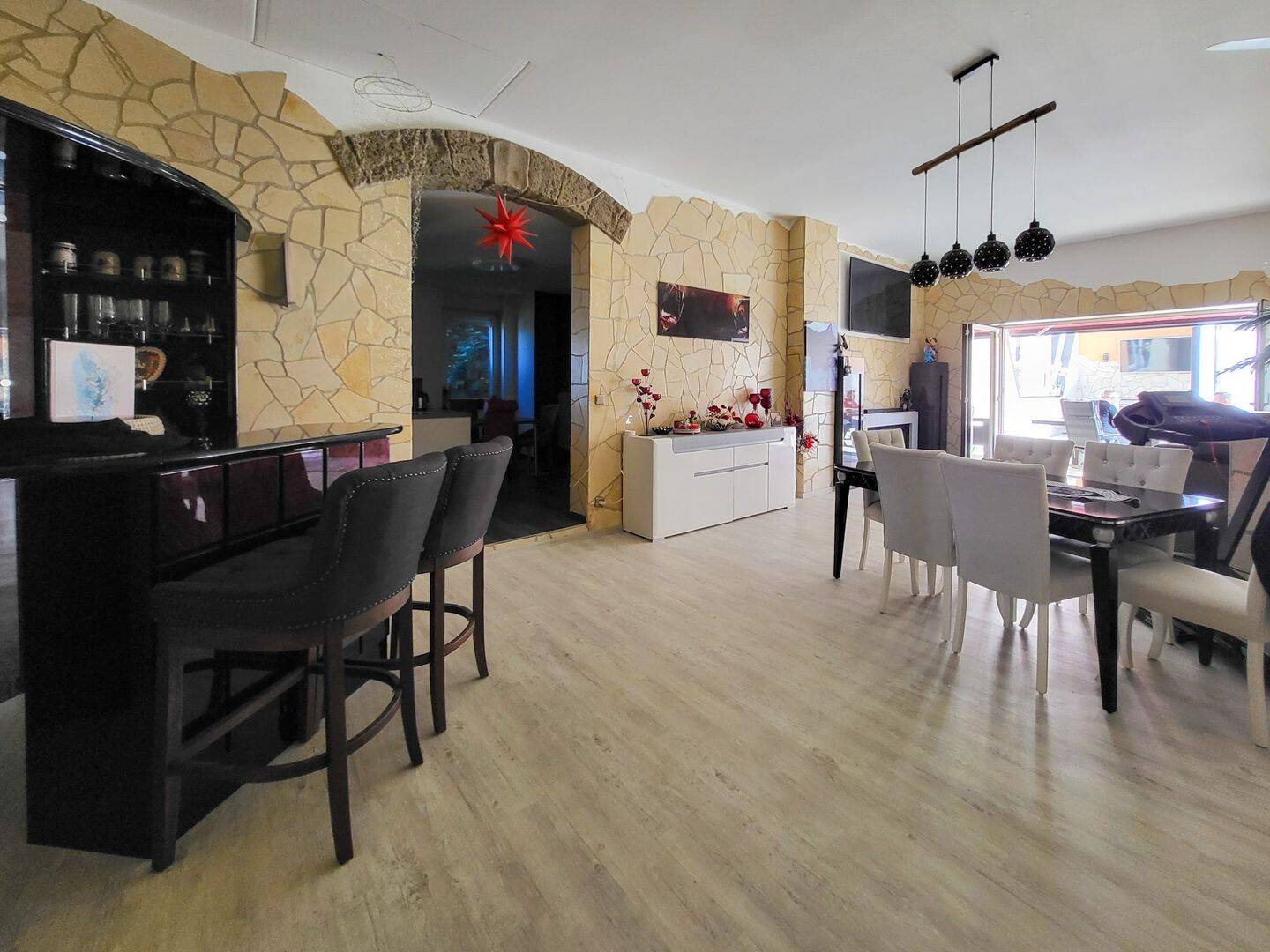 Viel Platz im sanierten Altbau! – Brandis – Bild 1 von 9