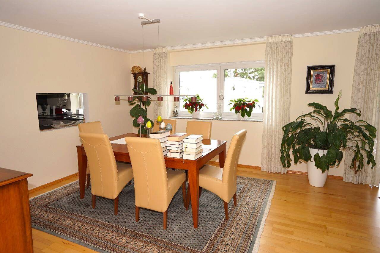 Modern ausgestattete 5-Zimmer-Wohnung mit Balkon und Carport am Rande der Waldsiedlung! – Leverkusen – Vorschaubild 4