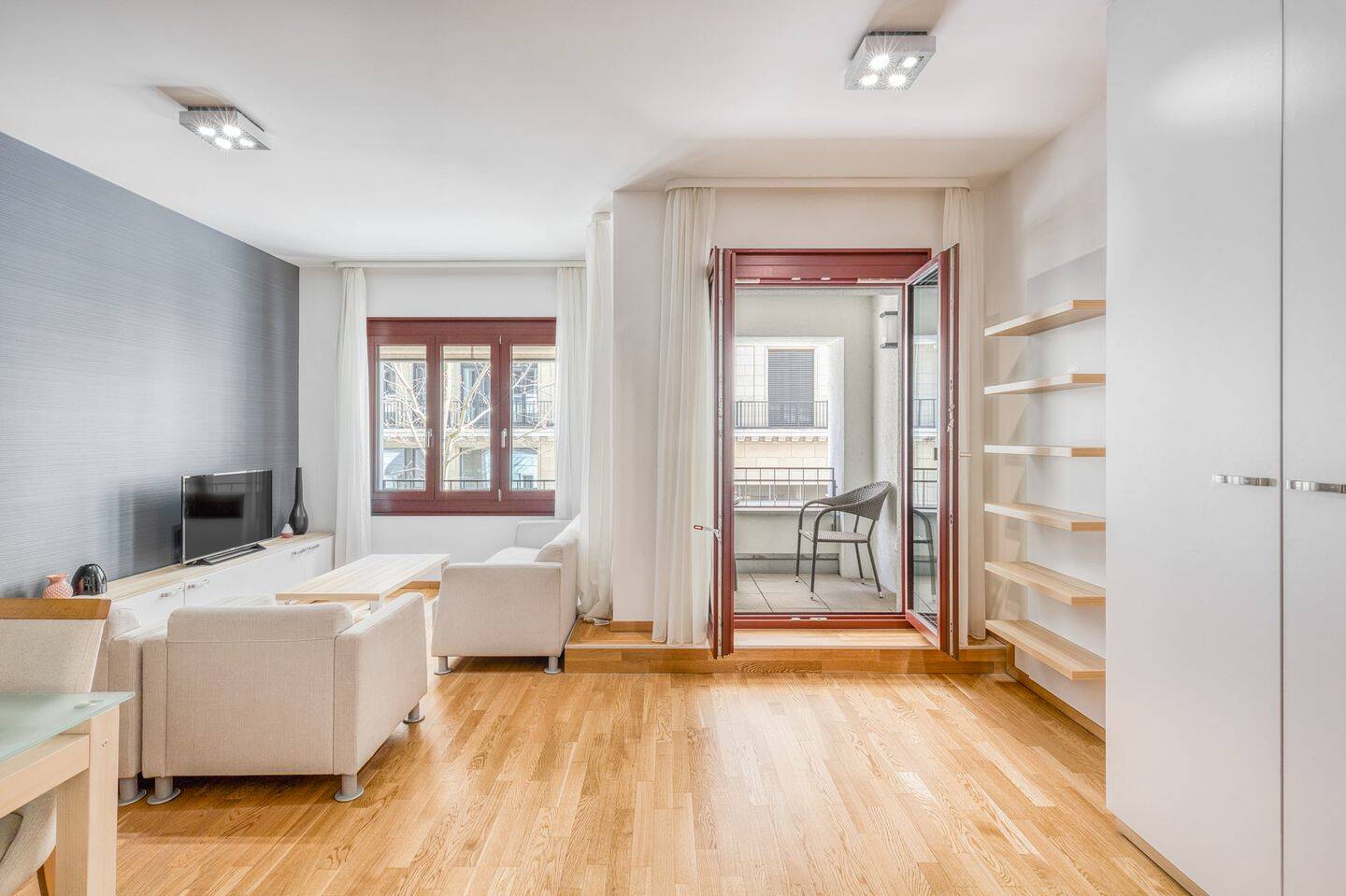 Modernes City-Apartment mit Loggia & Terrasse am Spittelmarkt – Berlin – Vorschaubild 4