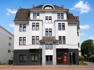 Großzügige 3,5-Zimmer-Wohnung mit Altbauflair, EBK und Tageslichtbad