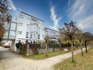 Teilmöblierte 3,5 Zimmer Wohnung in Bester Lage im Westen - Sofort beziehbar! – 93051 Regensburg – Vorschaubild 2