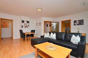 Möblierte 2-Zimmerwohnung mit Terrasse+Wlan in Eibelstadt