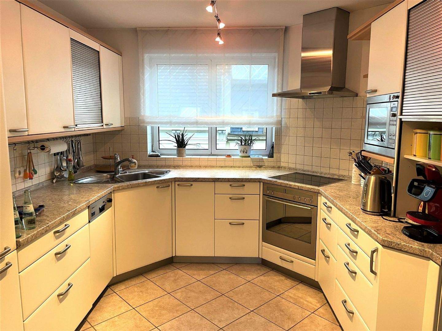 Hochwertig möblierte City-Wohnung mit Terrasse, Aufzug + Garage in Mönchengladbach zu vermieten. – Mönchengladbach – Vorschaubild 6