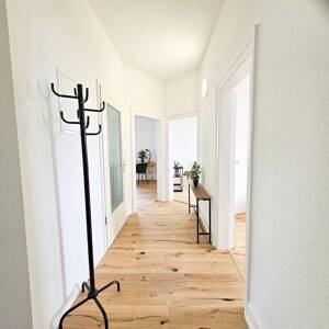 Über Frankfurts Dächern: 4-Zimmer-ETW mit Skylineblick, Balkon & Einbauküche - provisionsfrei – 60388 Frankfurt am Main – Vorschaubild 7