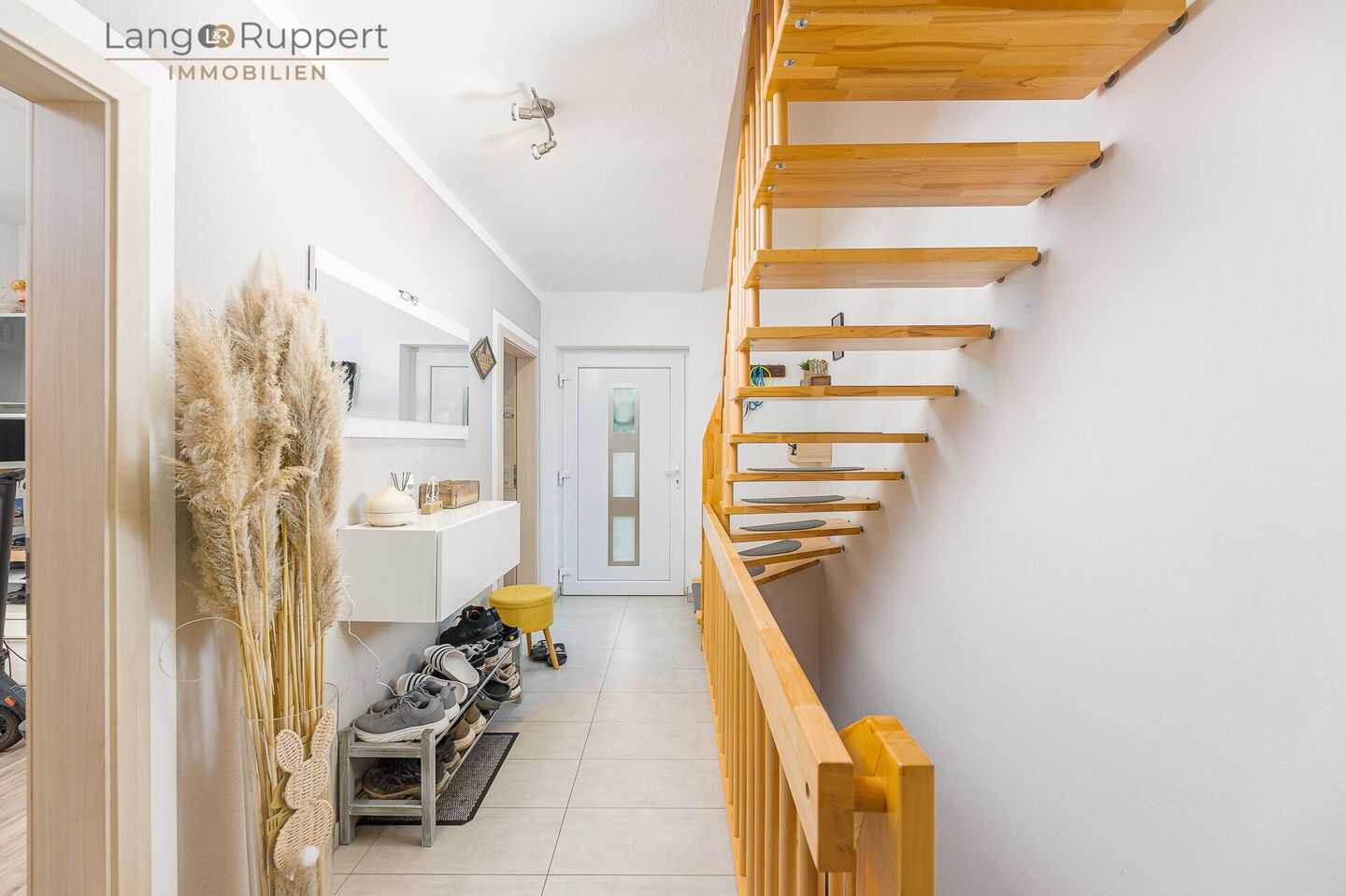 Modernes Wohnen im Grünen - EFH mit Garten, Terrasse und PV-Anlage – Fürth – Vorschaubild 9
