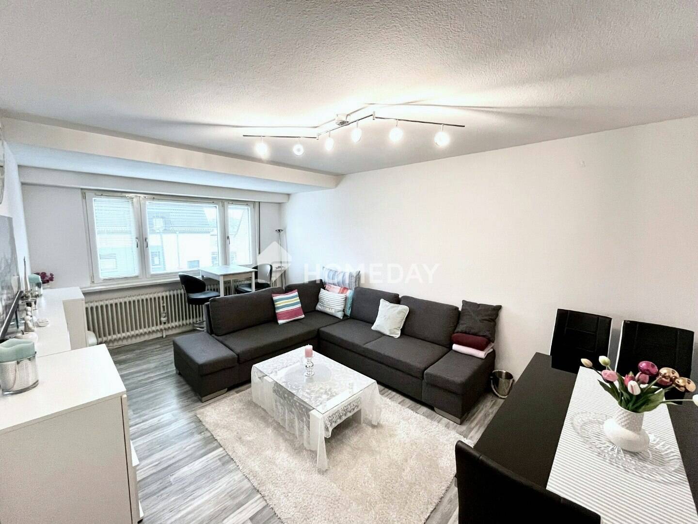 Voll möblierte Etagenwohnung mit Balkon, EBK und Garage in Bürrig - ideal für Airbnb – Leverkusen – Vorschaubild 3