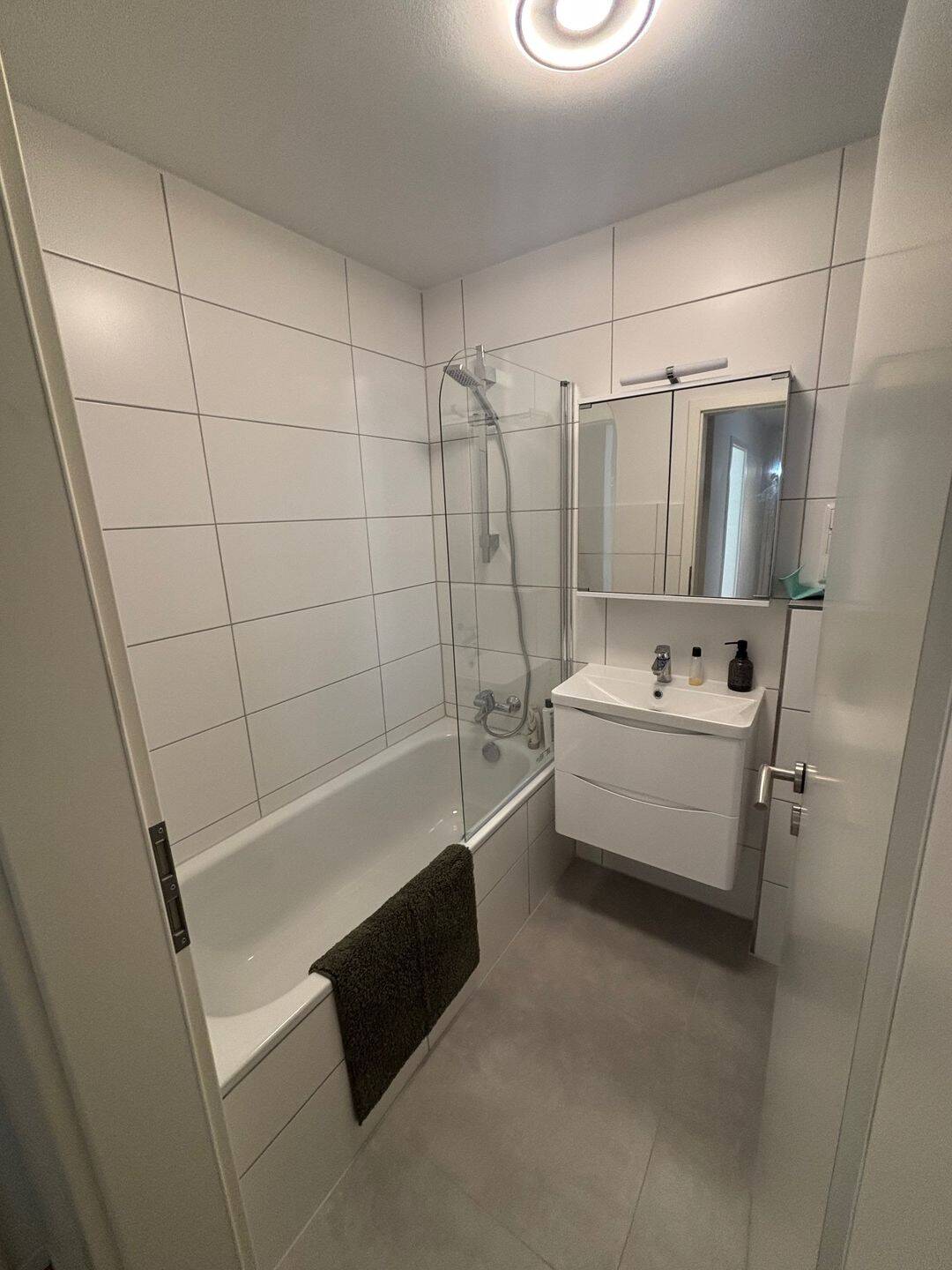 ? Großzügiges Zimmer in Moderne 3er-WG – München Forstenriederallee – München – Vorschaubild 4