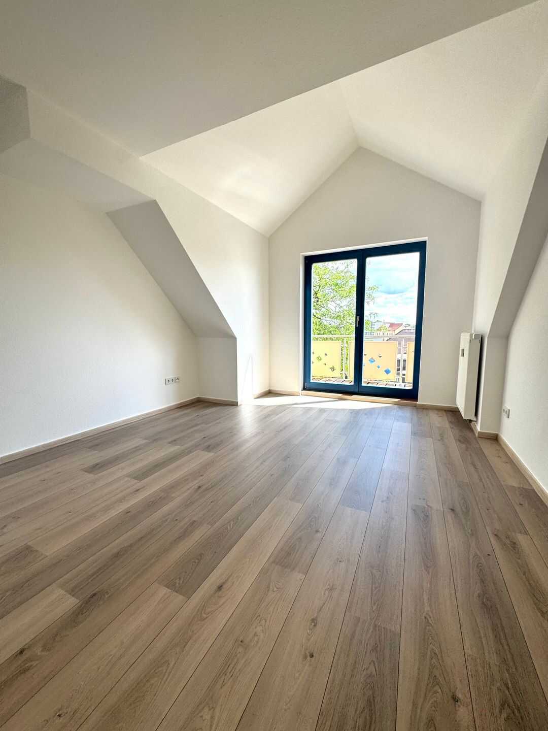 Einziehen & Wohlfühlen! Moderne Einbauküche & neu saniertes Bad! – Magdeburg – Vorschaubild 6
