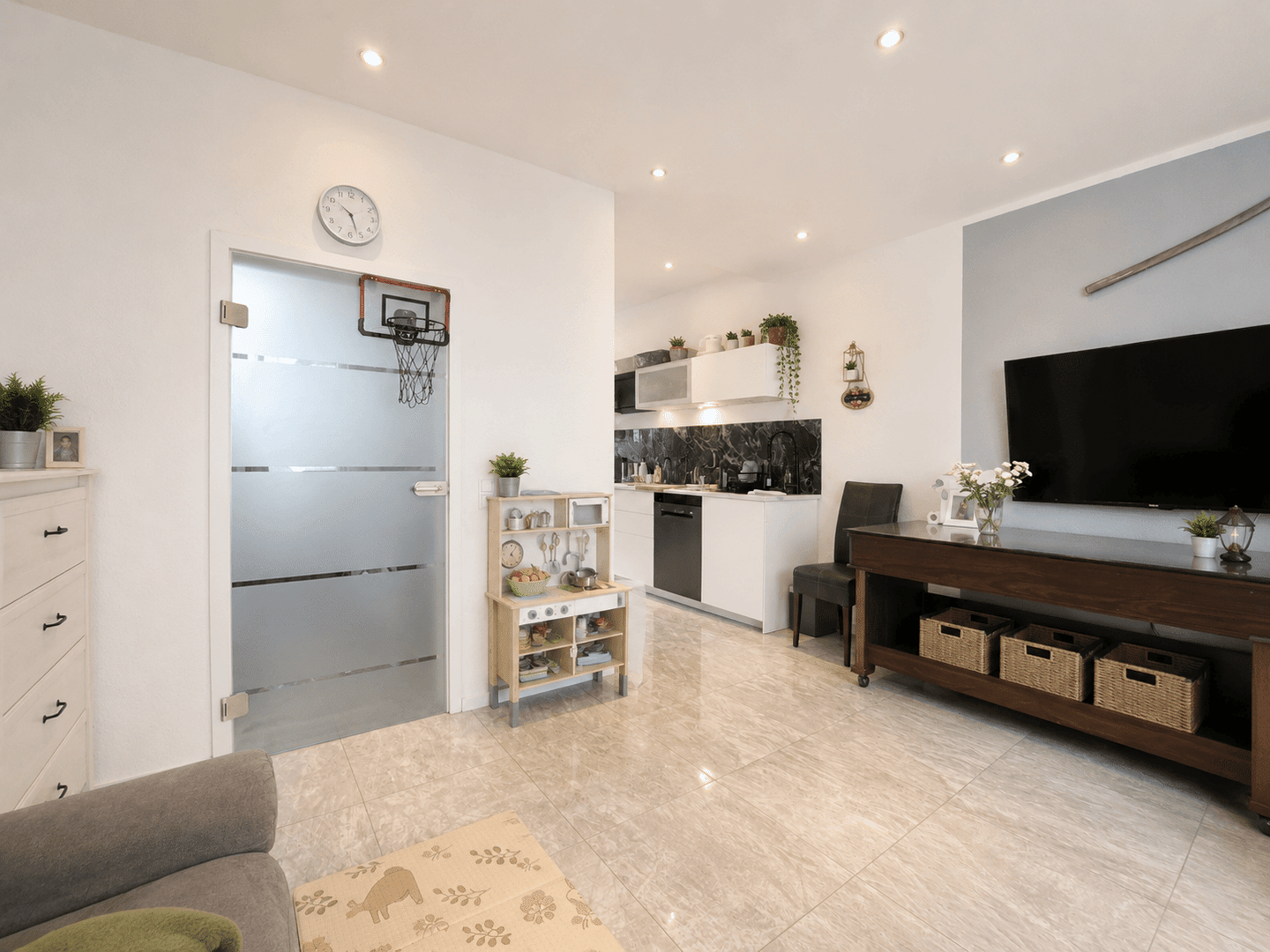Kernsaniertes Familienhaus mit Garten, Terrasse und viel Platz zum Wohlfühlen – Mönchengladbach – Vorschaubild 3