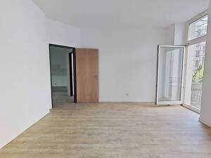 Die Blätter fallen, Ihre Mietkosten auch - Einziehen und 1 NKM sparen: Geräumige 4-Zimmer-Wohnung mit sonnigem BALKON im historischen Breitenweg – 39104 Magdeburg – Vorschaubild 4